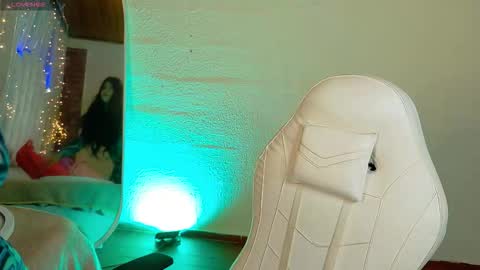 Melani sunny online show from November 2025 11:48:02 PM