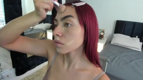 Melanie roux  online show from April 2026 12:07:01 PM