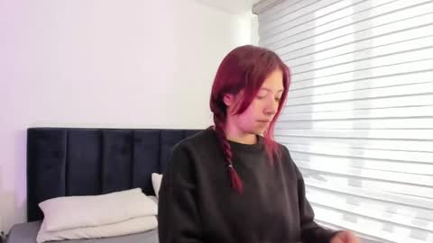 Snapshot of melanie_roux_ chatting on June 2026 12:29:01 PM Melanie roux online show from June 2026 12:29:01 PM