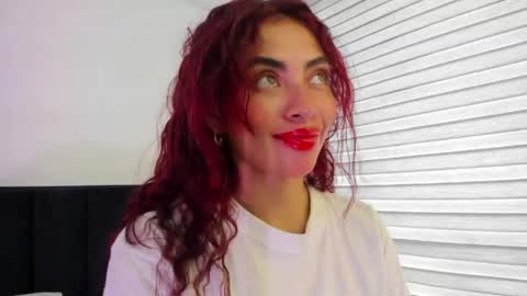 Snapshot of melanie_roux_ chatting on June 2026 06:57:01 PM Melanie roux online show from June 2026 06:57:01 PM