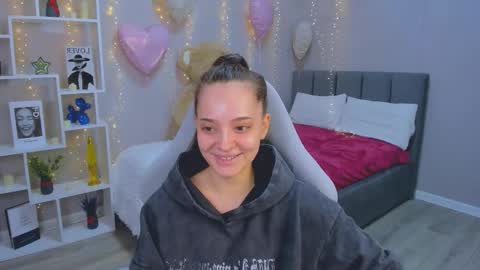 MelanieAlves online show from March 2026 12:53:01 PM