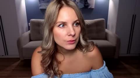 Snapshot of melaniebennett chatting on November 2025 11:43:02 AM Melanie Bennett online show from November 2025 11:43:02 AM