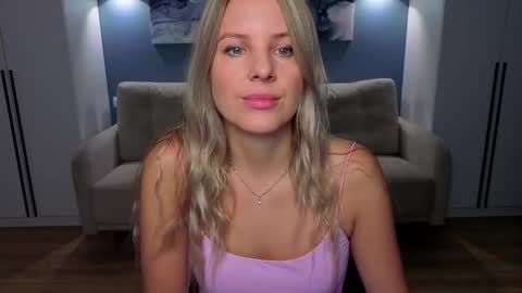 Snapshot of melaniebennett chatting on November 2025 07:00:02 AM Melanie Bennett online show from November 2025 07:00:02 AM