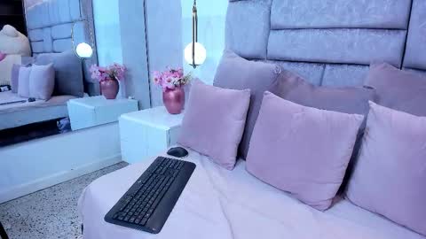 Snapshot of melaniee_joness chatting on February 2026 05:09:02 PM melaniee_joness online show from February 2026 05:09:02 PM