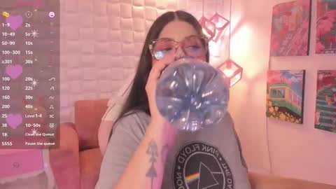 melaniegrayx online show from February 2026 02:32:02 PM