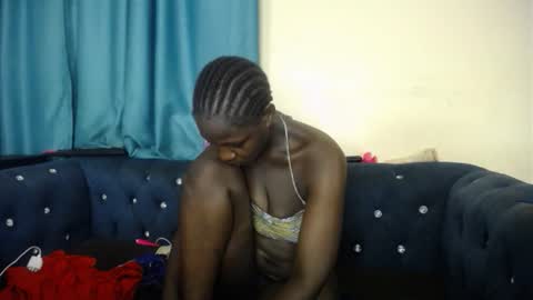 Snapshot of melanin_bae chatting on December 2025 07:53:02 PM Baby online show from December 2025 07:53:02 PM