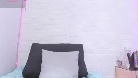 melannie roses online show from February 2025 12:06:01 AM