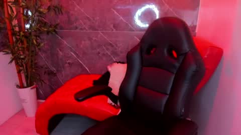 Melannie online show from May 2026 02:02:01 PM