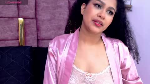 Snapshot of melany_garden chatting on October 2025 12:58:01 PM LAURA online show from October 2025 12:58:01 PM