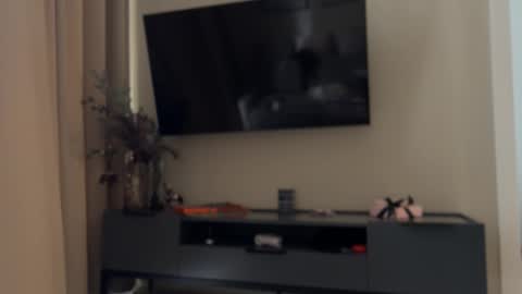 Adel online show from February 2026 12:39:02 PM