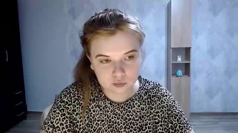 Snapshot of melina_beauty chatting on September 2025 03:13:01 PM Melina online show from September 2025 03:13:01 PM