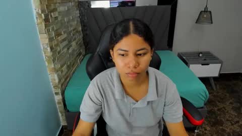 M E L I N A  online show from December 2025 07:32:01 PM