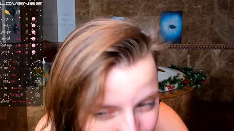Snapshot of melindat chatting on December 2024 04:19:01 AM Melinda online show from December 2024 04:19:01 AM