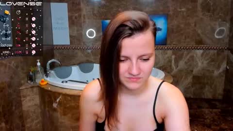 Snapshot of melindat chatting on September 2025 01:38:02 AM Melinda online show from September 2025 01:38:02 AM
