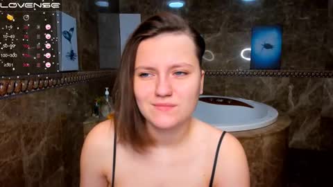 Melinda online show from November 2025 12:46:02 AM