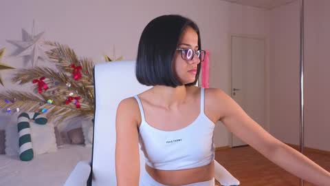 Victoria online show from January 2025 01:03:01 PM