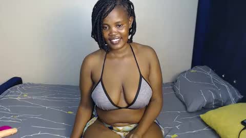 Snapshot of melisaklein chatting on October 2025 04:27:02 PM Melissa online show from October 2025 04:27:02 PM