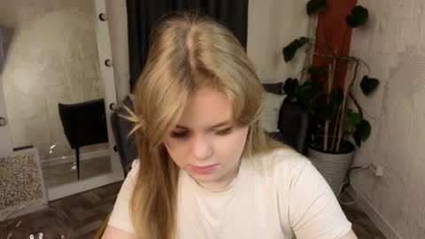 Sophia online show from April 2026 05:51:02 AM