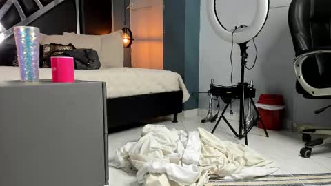 melissa_23_ online show from November 2025 11:43:01 AM