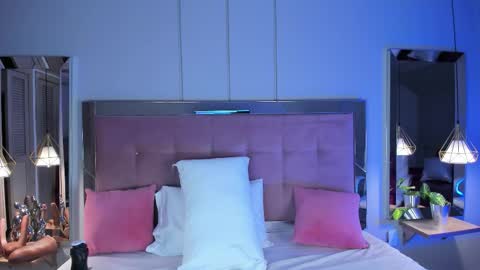 M E L I S S A  online show from November 2025 12:05:02 PM