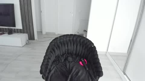 Snapshot of melissanextdoor chatting on March 2026 07:25:01 AM Ariana online show from March 2026 07:25:01 AM