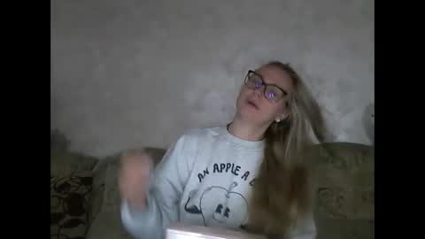 Melly online show from October 2025 06:54:02 AM