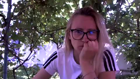 Snapshot of melly_rosey chatting on July 2026 08:50:01 AM Melly online show from July 2026 08:50:01 AM