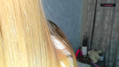 Snapshot of melmooon chatting on January 2025 02:14:02 PM MelMooon online show from January 2025 02:14:02 PM