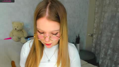 Snapshot of melmooon chatting on January 2025 04:47:01 PM MelMooon online show from January 2025 04:47:01 PM