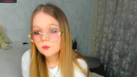 Snapshot of melmooon chatting on January 2025 04:52:01 PM MelMooon online show from January 2025 04:52:01 PM