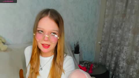 Snapshot of melmooon chatting on February 2025 05:03:02 PM MelMooon online show from February 2025 05:03:02 PM