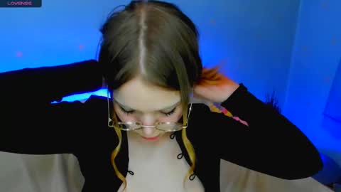 Snapshot of melmooon chatting on February 2025 12:08:02 AM MelMooon online show from February 2025 12:08:02 AM