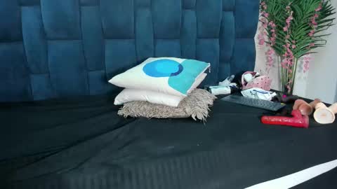 Melody online show from November 2025 08:41:02 PM