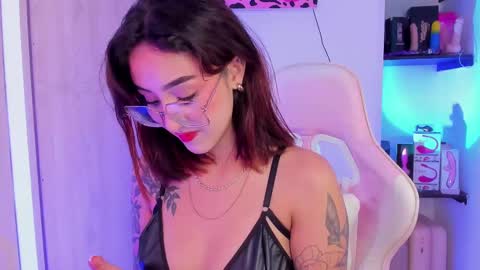 Snapshot of melodie_roy chatting on February 2025 06:09:02 PM Melodie Roy 999 online show from February 2025 06:09:02 PM