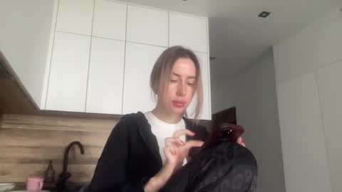 Melodie online show from October 2025 06:56:02 AM