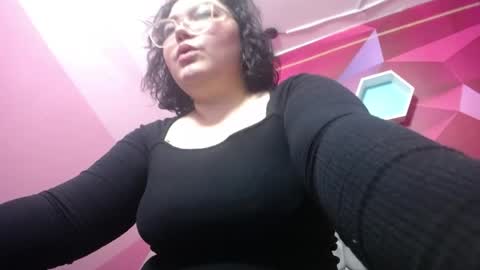 Snapshot of melody__blue chatting on April 2026 01:23:01 PM M E L O D Y online show from April 2026 01:23:01 PM