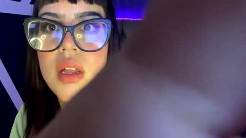 Snapshot of melodydreams1520 chatting on September 2025 03:11:02 AM melodydreams1520 online show from September 2025 03:11:02 AM