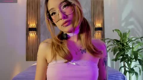 Snapshot of melodylanee chatting on April 2026 11:05:01 AM melodylanee online show from April 2026 11:05:01 AM