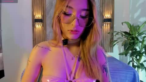 Snapshot of melodylanee chatting on April 2026 11:03:02 AM melodylanee online show from April 2026 11:03:02 AM