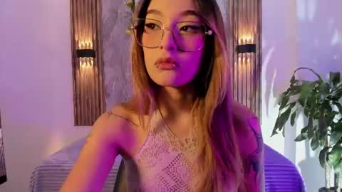 Snapshot of melodylanee chatting on June 2026 11:08:02 AM melodylanee online show from June 2026 11:08:02 AM