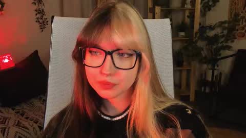 Mia online show from October 2025 02:52:01 PM