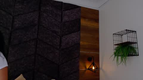  Memphis Williams  online show from April 2026 02:48:01 AM