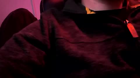 Snapshot of men10_12_1983 chatting on December 2024 01:49:02 PM men10_12_1983 online show from December 2024 01:49:02 PM