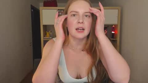 Snapshot of meow_k1tty chatting on November 2025 01:55:01 PM Flora Next stream November 17th at 6 GMT online show from November 2025 01:55:01 PM