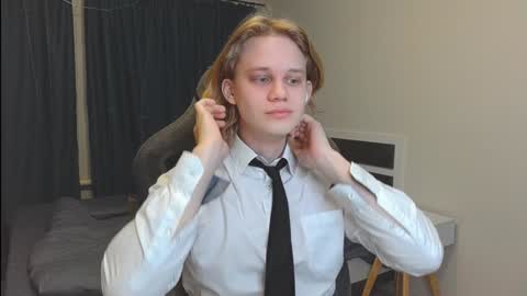 Snapshot of meow_mickey chatting on December 2024 04:58:02 AM Mickey online show from December 2024 04:58:02 AM