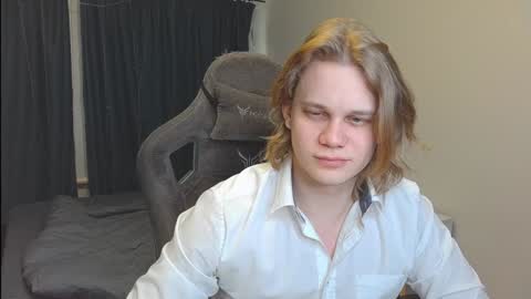 Snapshot of meow_mickey chatting on December 2024 08:05:01 AM Mickey online show from December 2024 08:05:01 AM