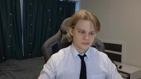 Snapshot of meow_mickey chatting on December 2024 05:02:01 AM Mickey online show from December 2024 05:02:01 AM