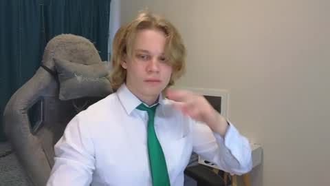 Snapshot of meow_mickey chatting on January 2025 05:09:01 AM Mickey online show from January 2025 05:09:01 AM