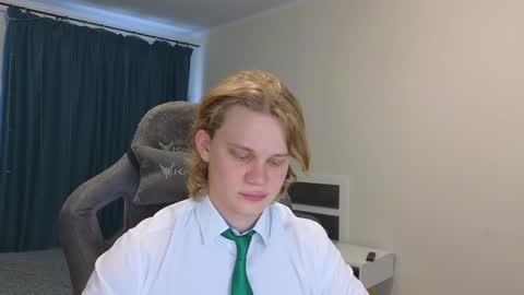 Snapshot of meow_mickey chatting on February 2025 05:18:01 AM Mickey online show from February 2025 05:18:01 AM