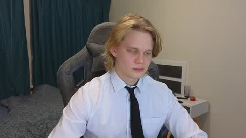 Snapshot of meow_mickey chatting on February 2025 06:13:02 PM Mickey online show from February 2025 06:13:02 PM